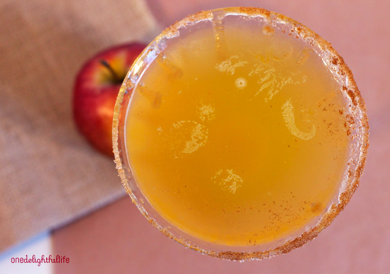 salted-caramel-apple-martini