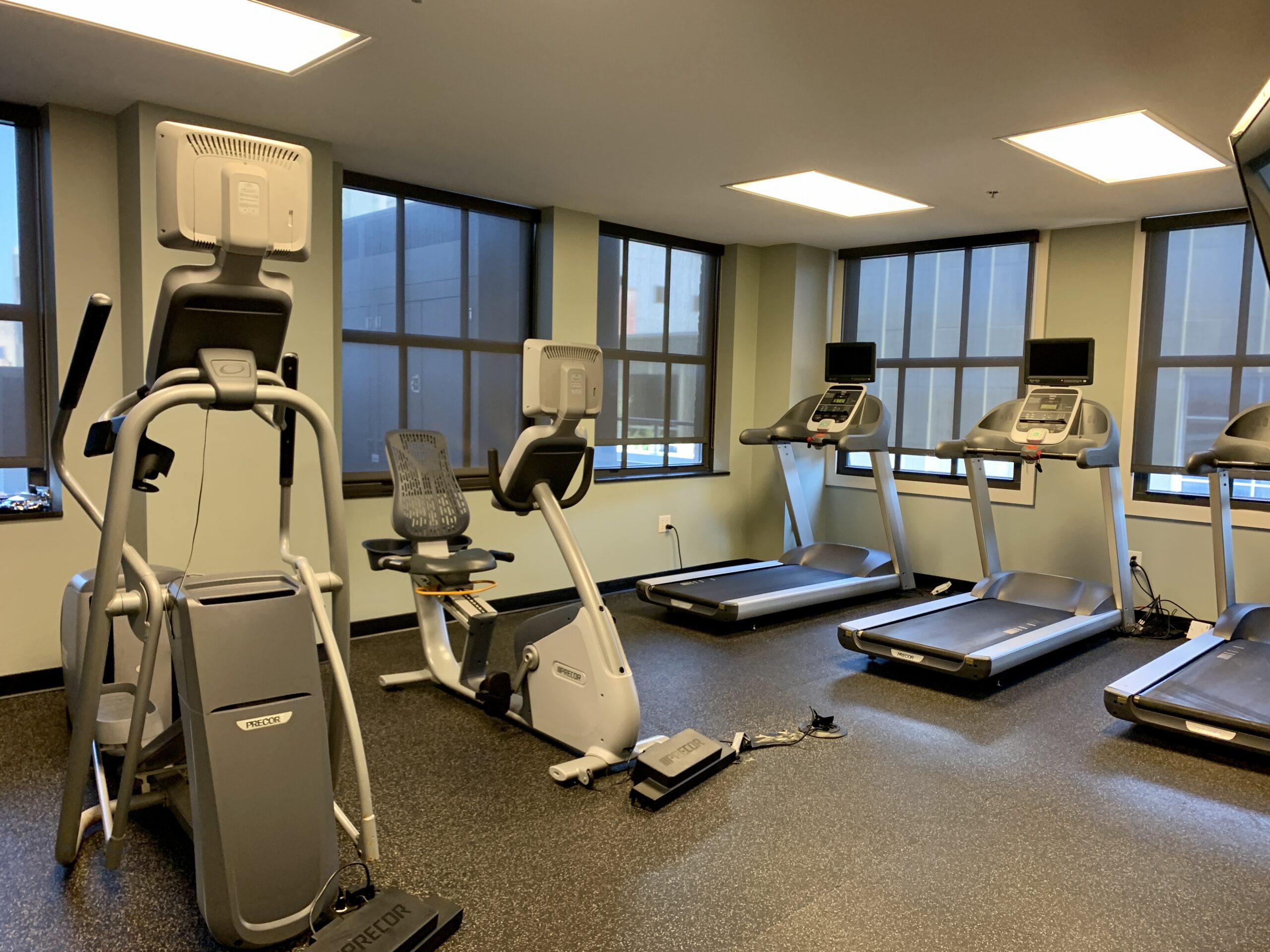 fitness room 