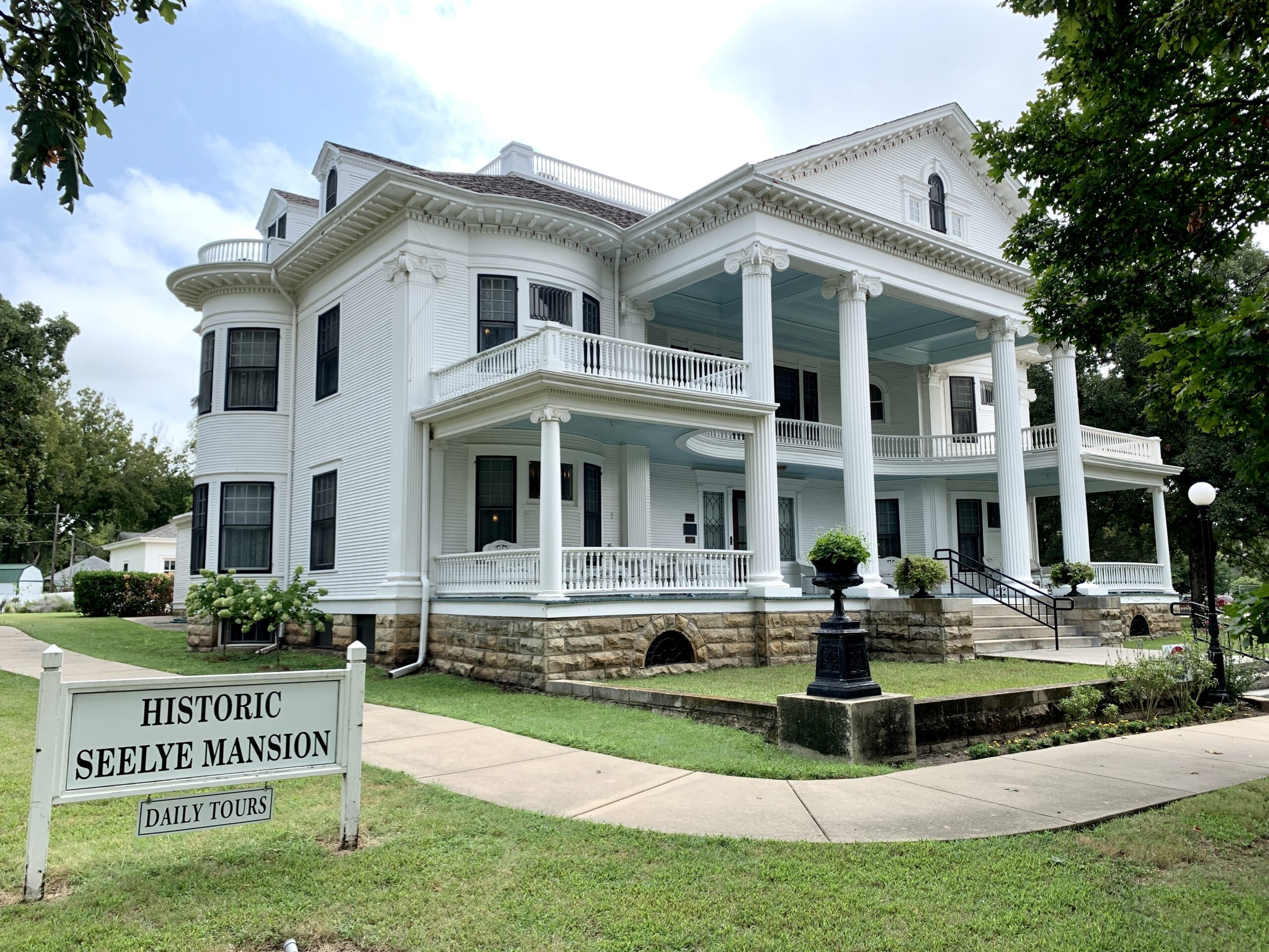Historic Seelye Mansion