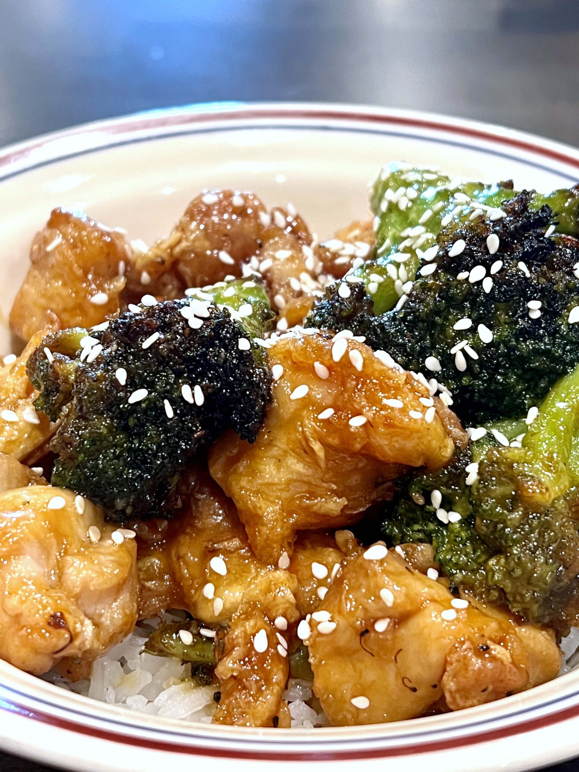 Bushel and a Peck offers a seasonal menu and daily specials, such as Asian-inspired chicken and broccoli. 