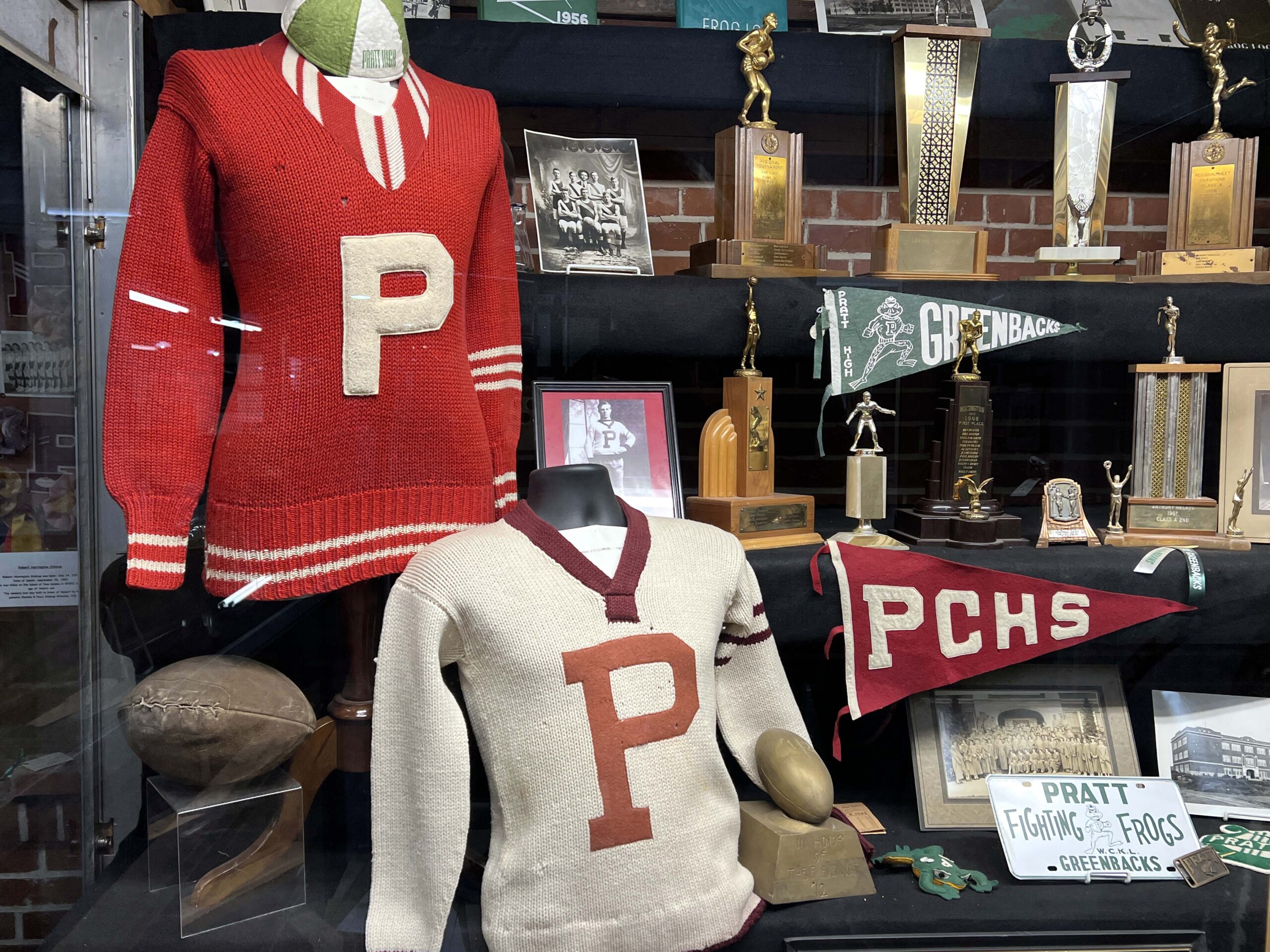 Six galleries plus replica building proviced an extensive tour. 