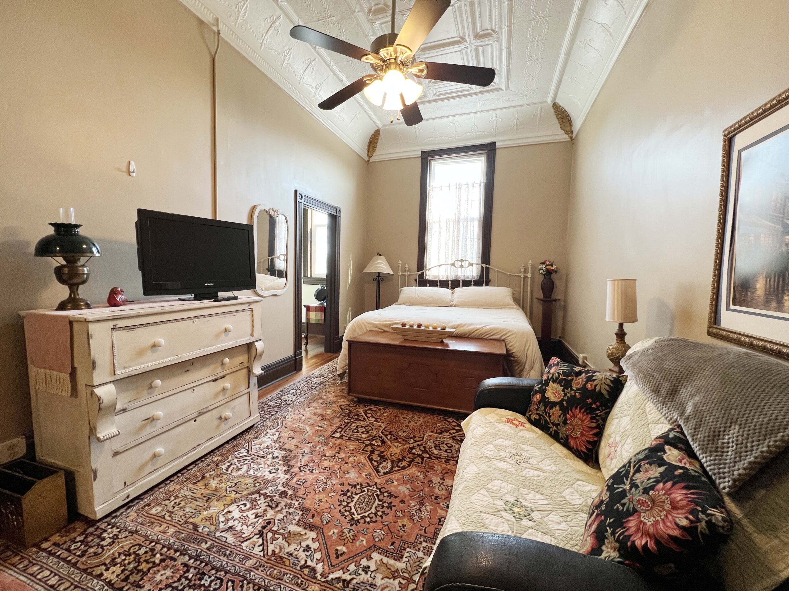 Eagle Nest vacation rental primary bedroom in Burlington, Kansas 