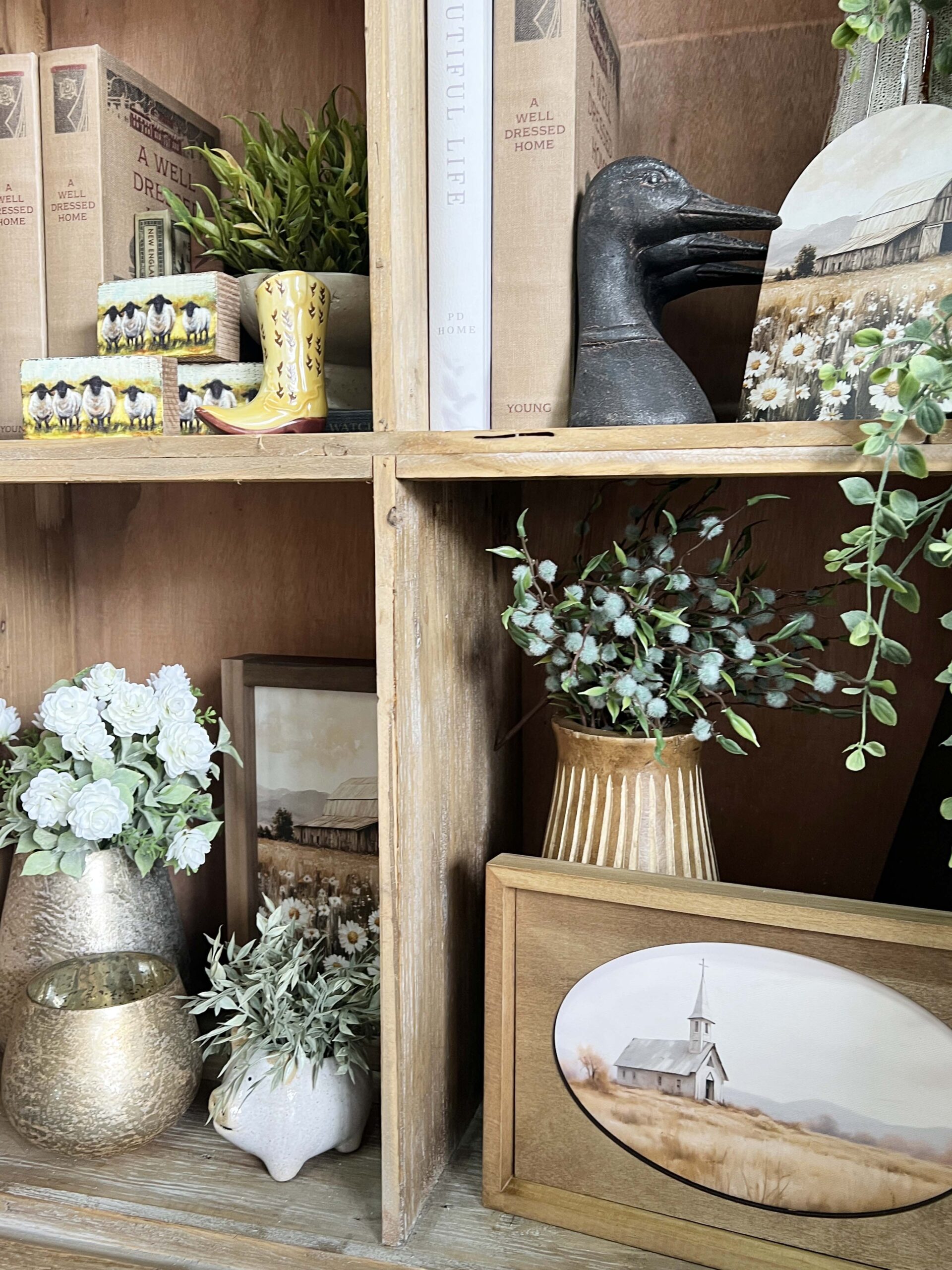 785 Decor is known for its home decor and faux florals hand-selected from the market. 