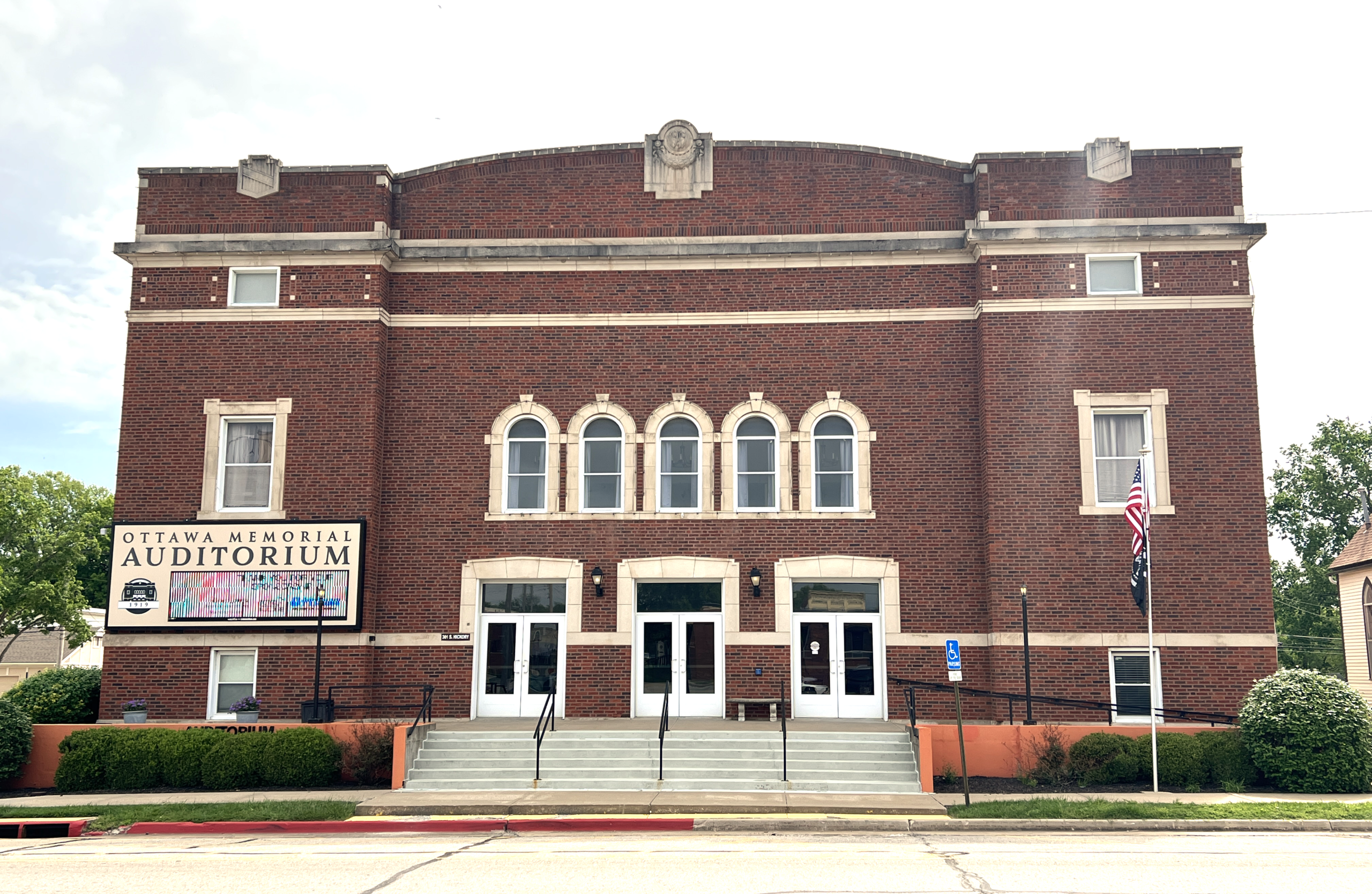 The Ottawa Memorial Auditorium is community events center hosting theatre and dance performances.