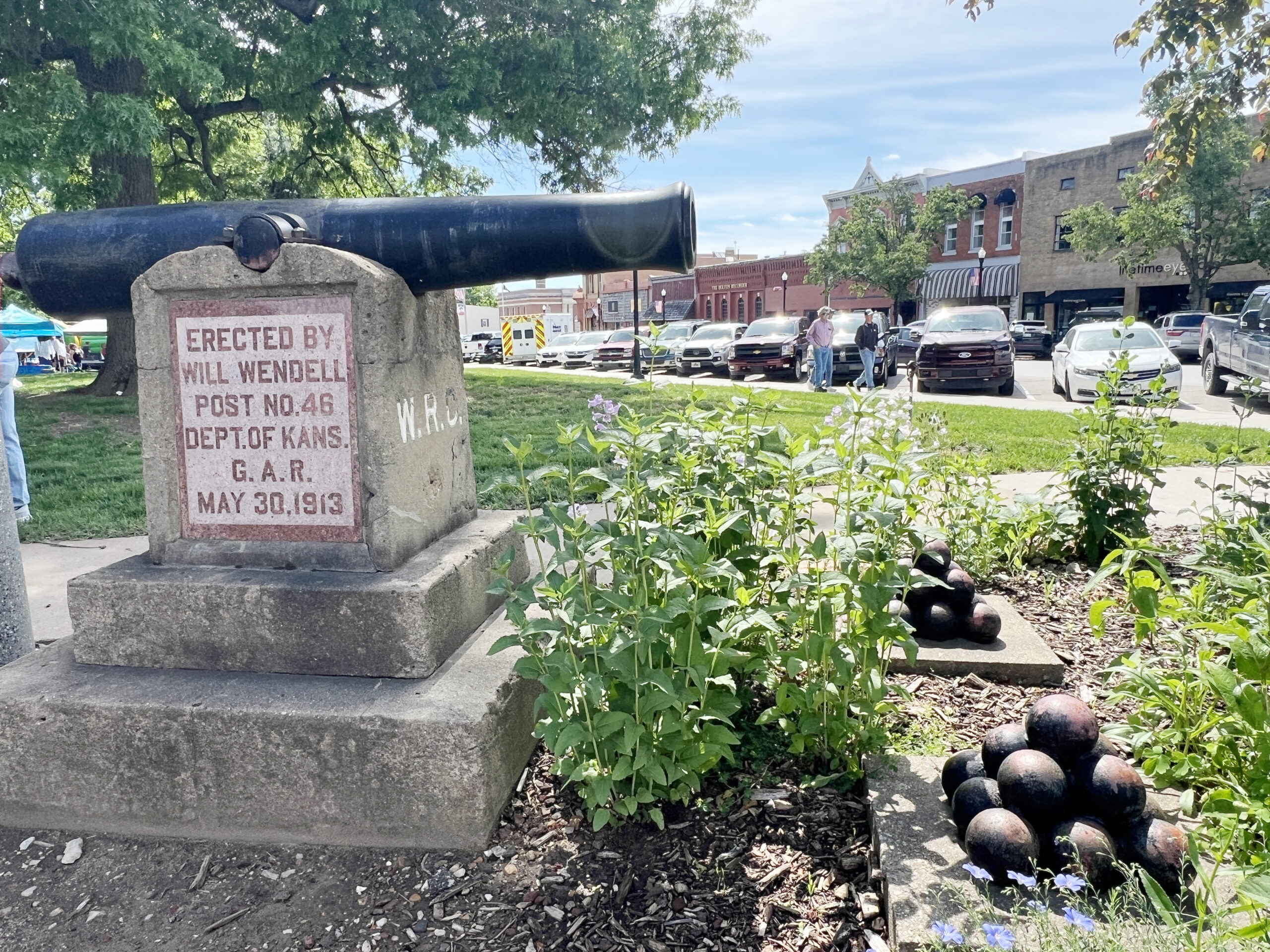 Historic cannon sits on the lawn of the Jackson County Courhouse