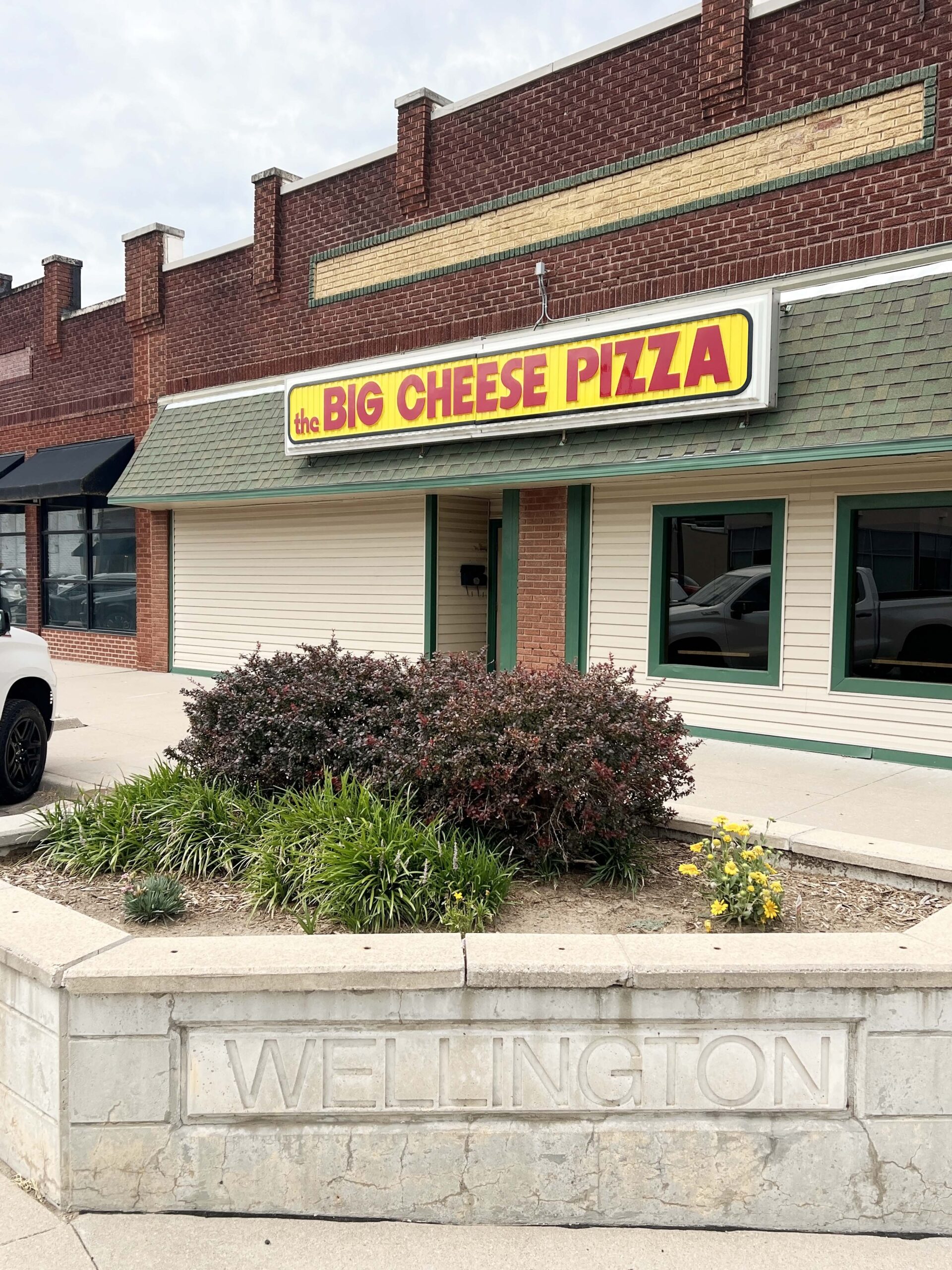 Wellington offers casual dining restaurants featuring down-home dining and local favorites, ranging from Mexican cuisine to a pizza buffet, no matter what you're craving.