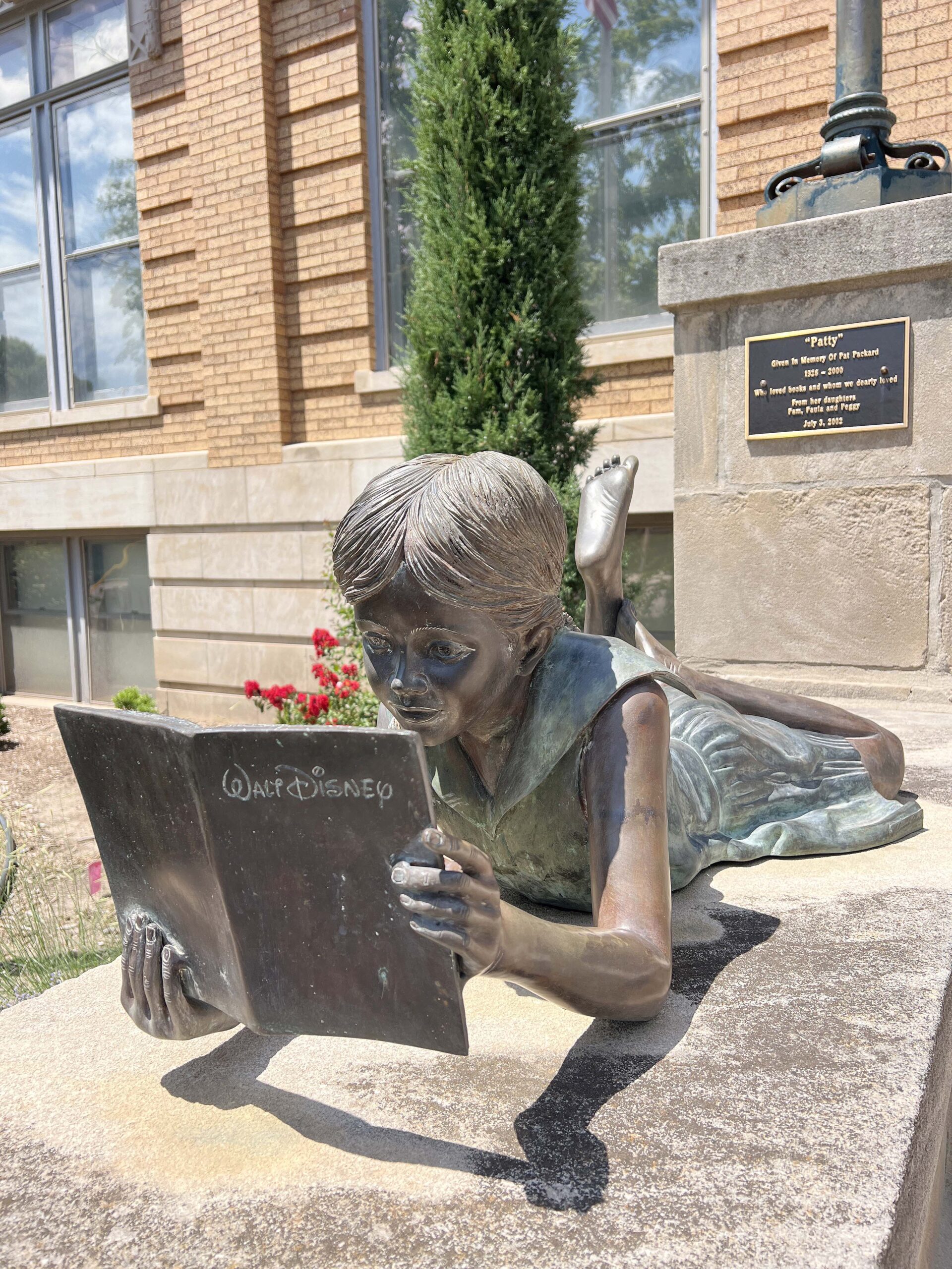 Not all Carnegie libraries still serve as such, so a visit to the Wellington Public Library is worth it to admire its grand design and outdoor bronze sculptures.