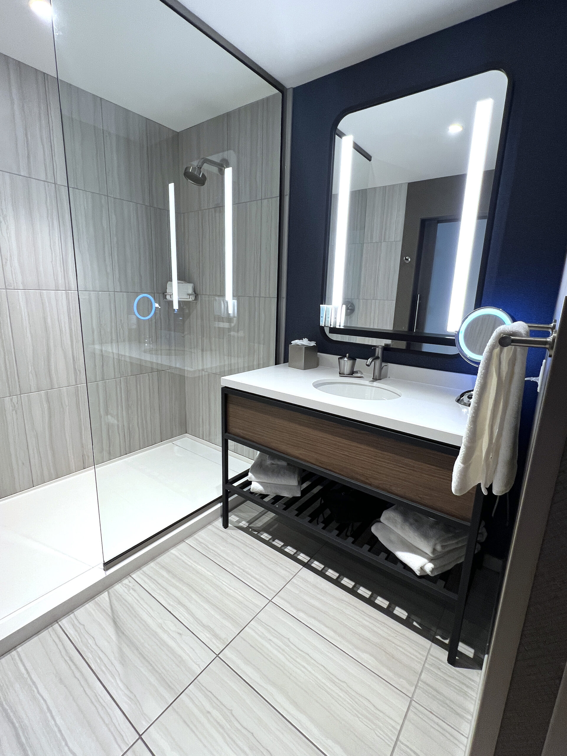 Deluxe King bathroom defines luxury at the resort. 