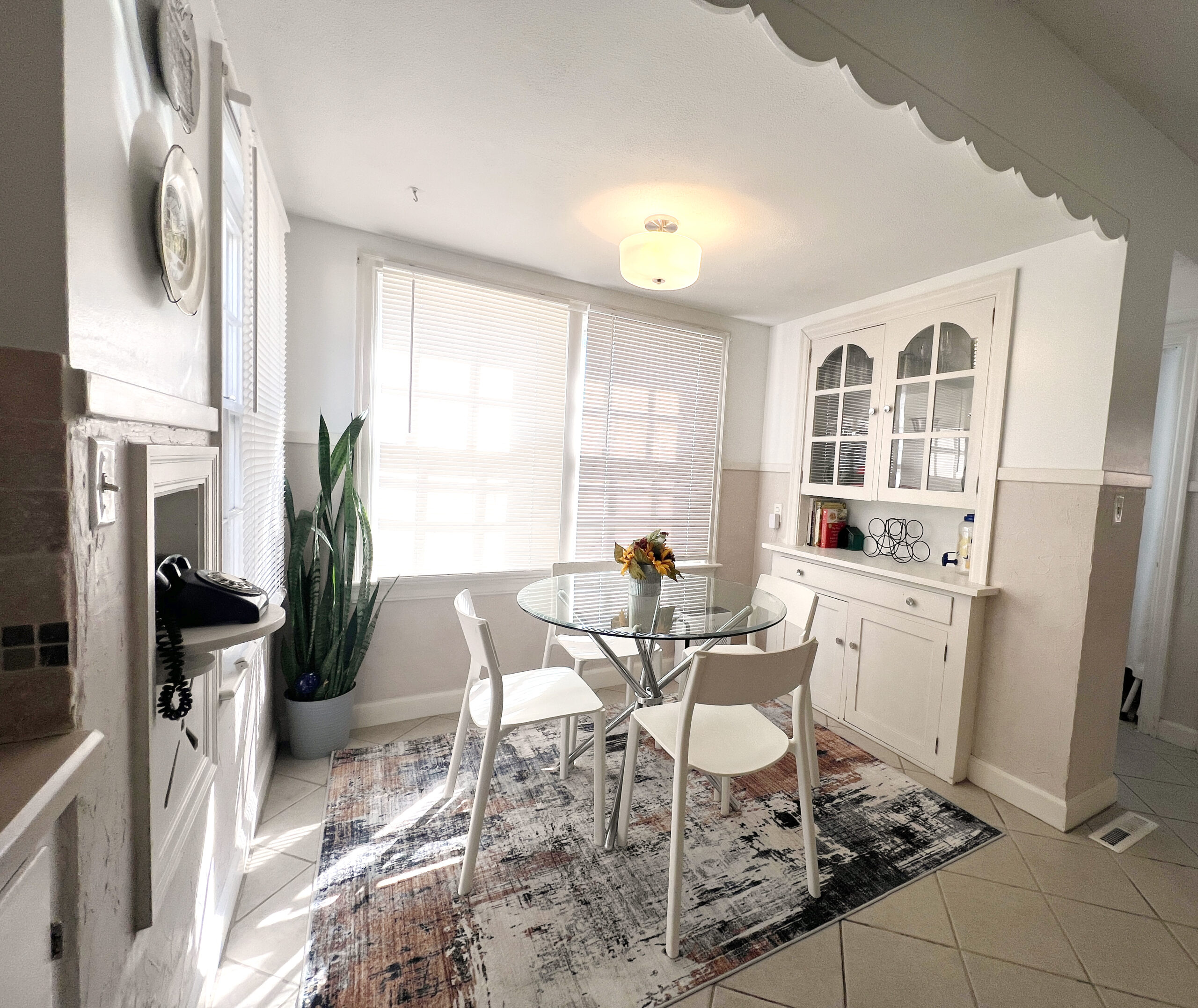 Kitchen dining area at the vacation rental in Coffeyville.